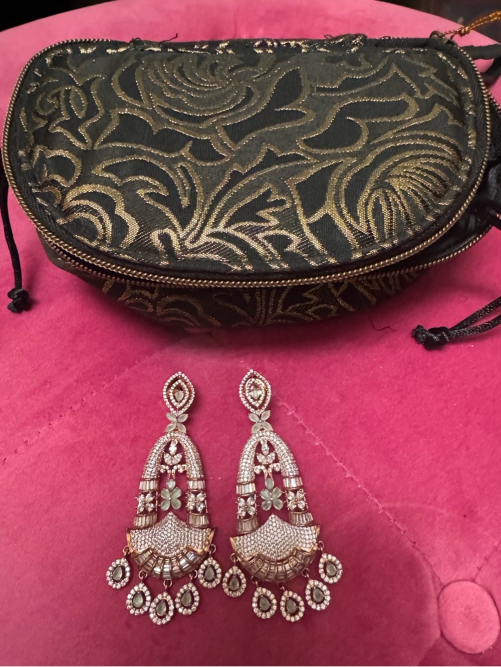 Elegant Rose gold& Crystal Floral  Earrings, comes in gorgeous jewellery box